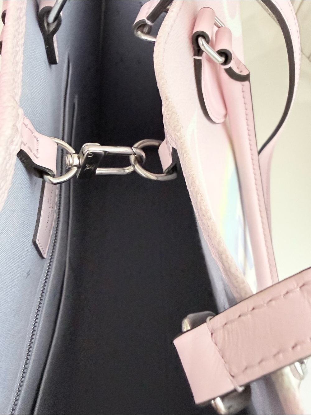 Louis Vuitton Onthego GM By The Pool Pink Blue Pastel Monogram Tote - Picture 12 of 14